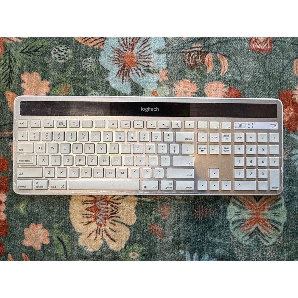 Logitech K750‎ Wireless Solar Keyboard for Mac Silver White Y-R0016 820-004185
